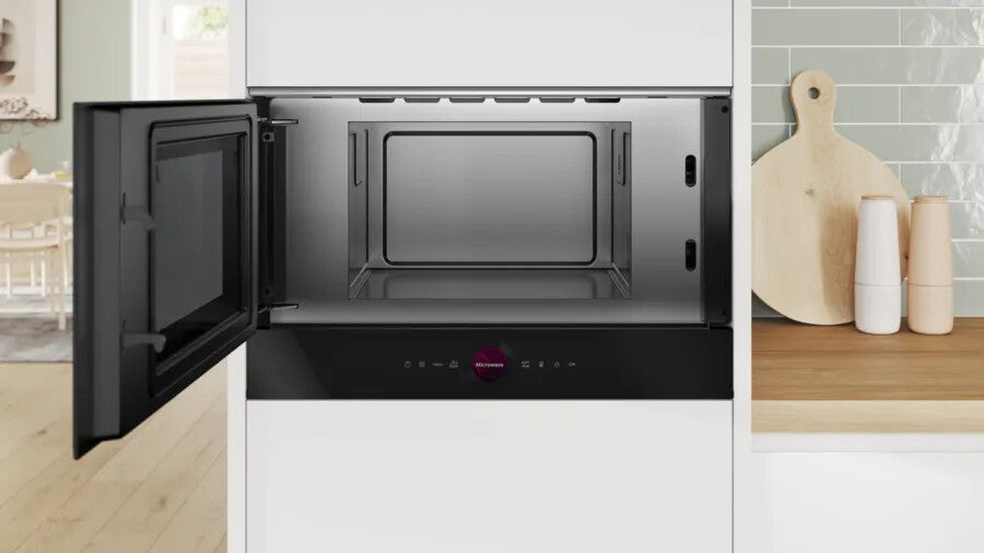 Bosch Serie 8 BFL7221B1 Mikrowelle Schwarz Solo-Mikrowelle Integriert 21 l 900 W