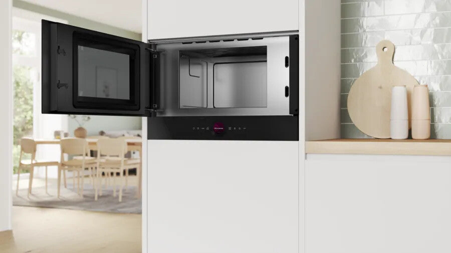 Bosch Serie 8 BFL7221B1 Mikrowelle Schwarz Solo-Mikrowelle Integriert 21 l 900 W